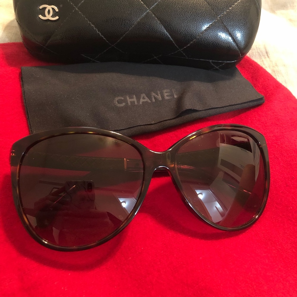 CHANEL Sunglasses